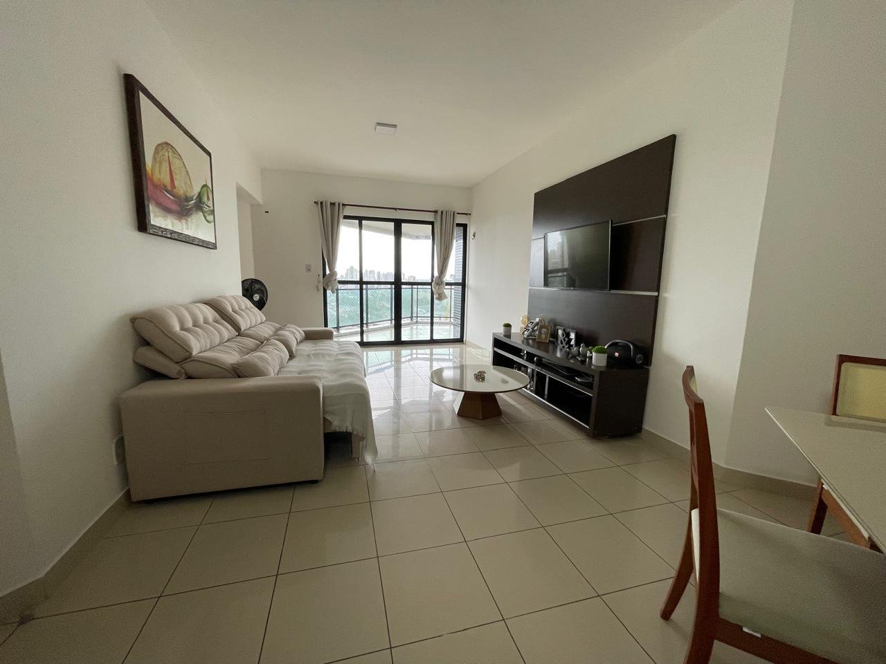 Vendo apartamento no Edifício Chamonix. 3 suítes