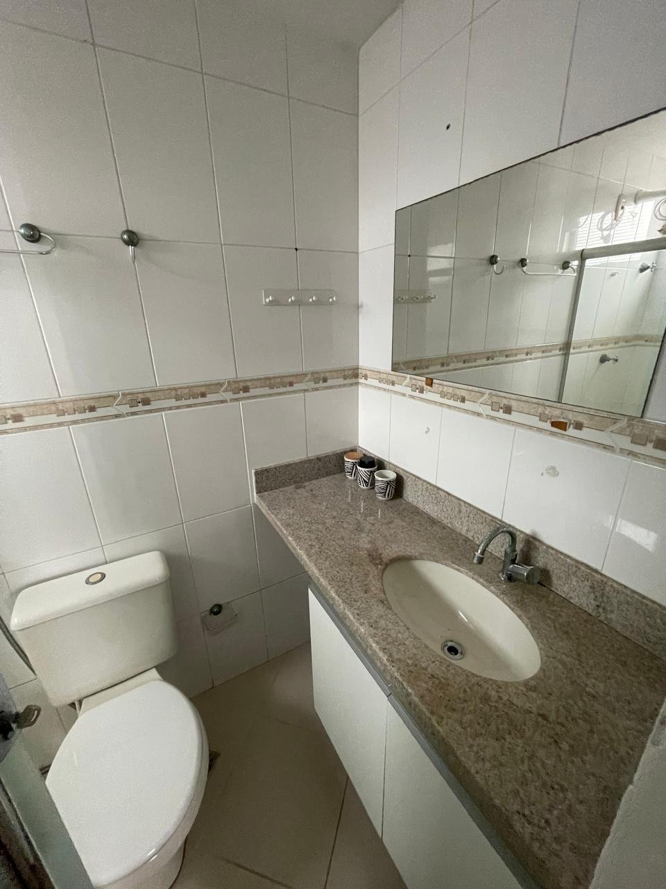 Vendo apartamento no Edifício Chamonix. 3 suítes