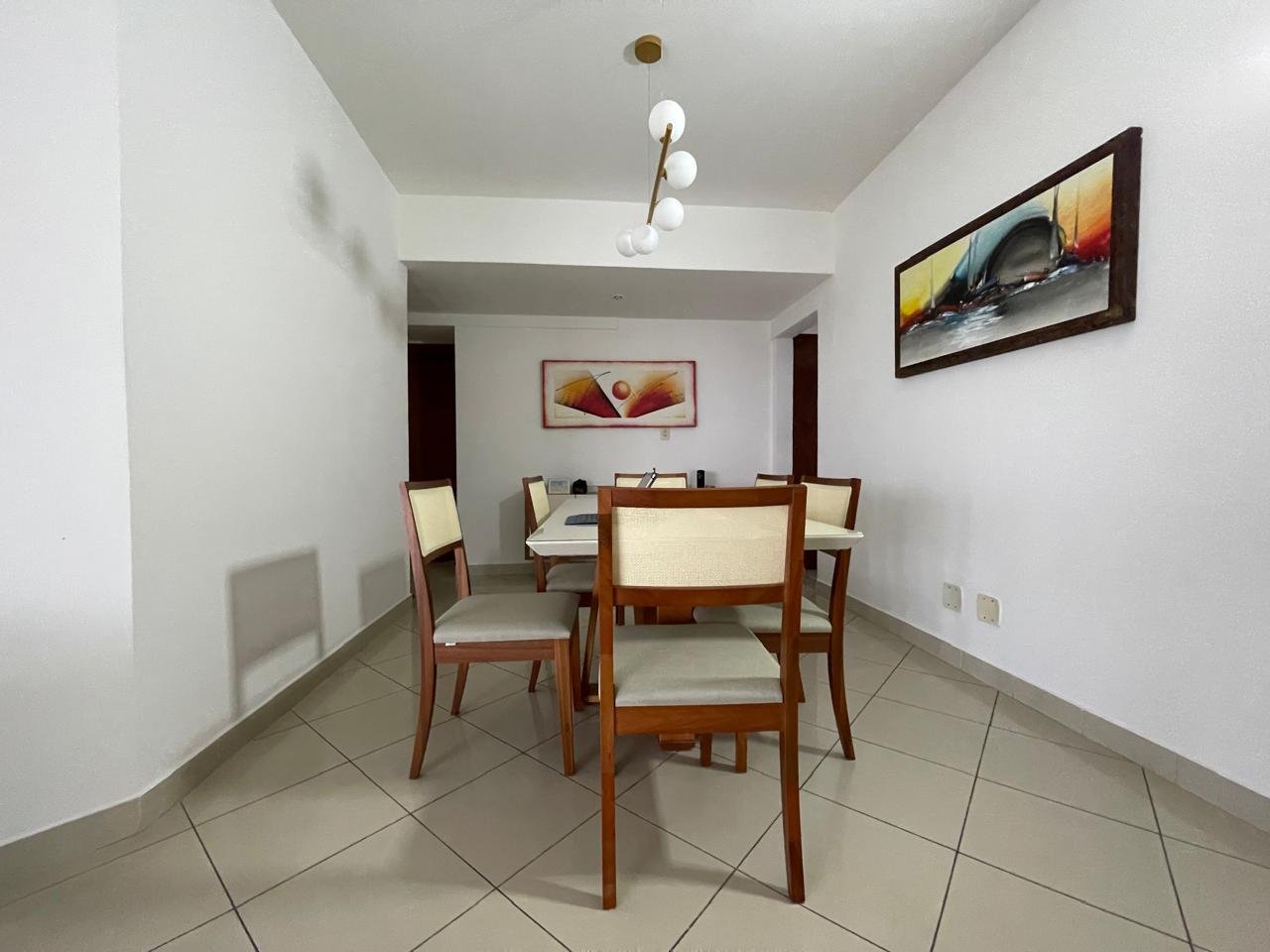 Vendo apartamento no Edifício Chamonix. 3 suítes
